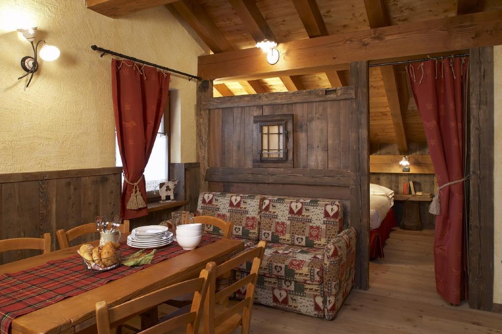 Residence Lo Peyo Champoluc Værelse billede