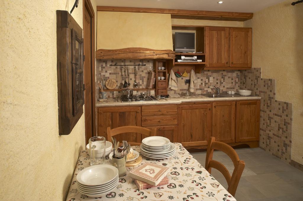 Residence Lo Peyo Champoluc Værelse billede