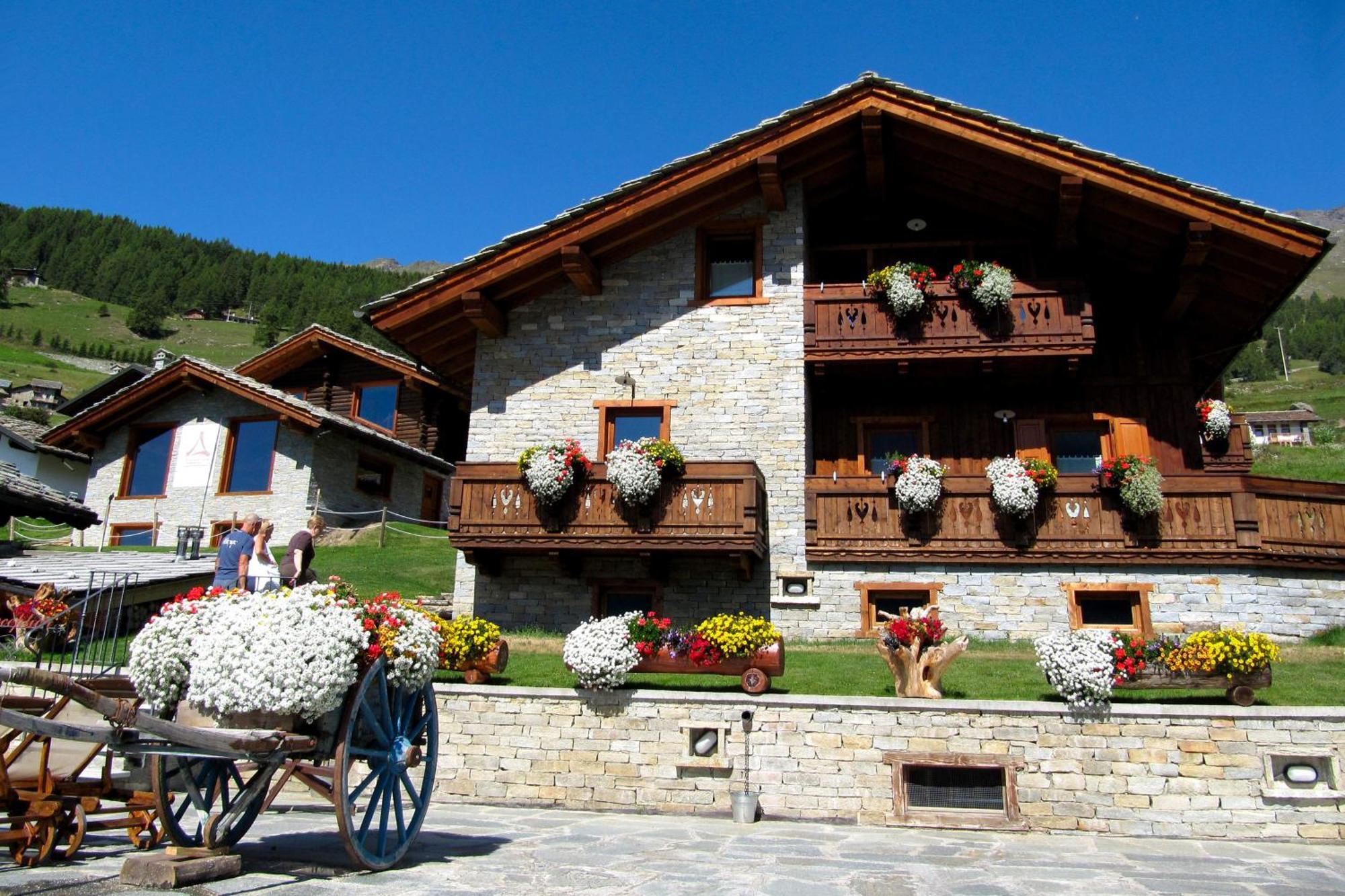 Residence Lo Peyo Champoluc Eksteriør billede